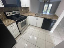 Picture of 20810 NE 8Th Ct # 18, Miami, FL 33179