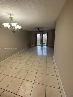 Picture of 20810 NE 8Th Ct # 18, Miami, FL 33179