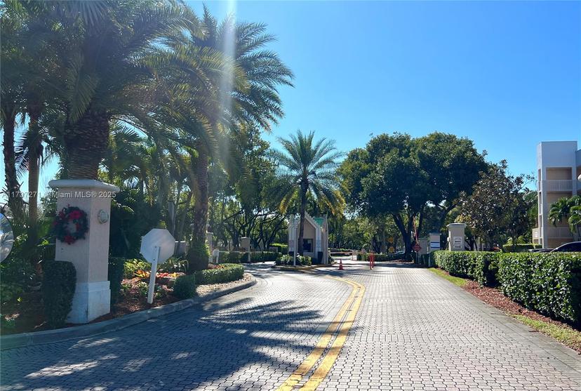 Picture of 2601 N Nob Hill Rd # 401, Sunrise FL 33322