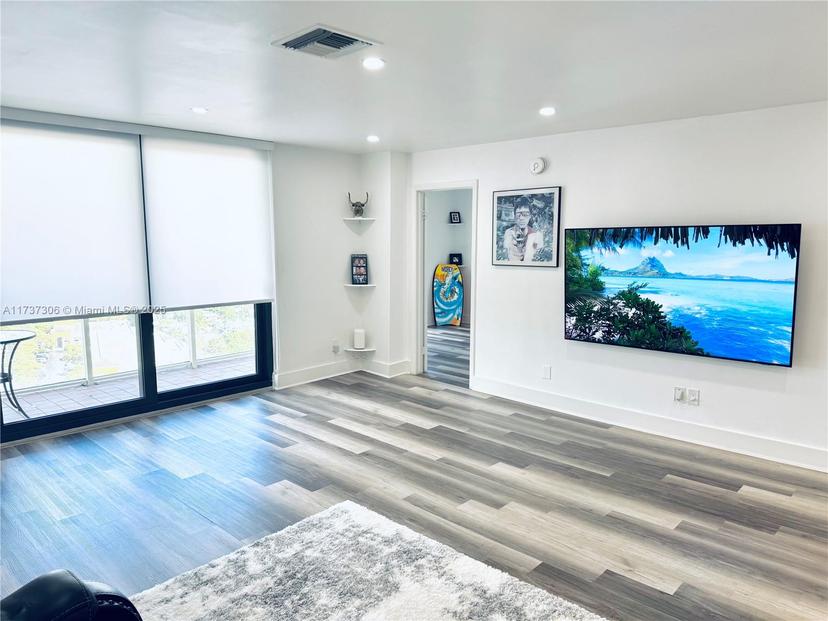 Picture of 13499 Biscayne Blvd, North Miami FL 33181