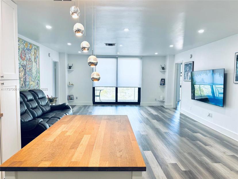 Picture of 13499 Biscayne Blvd, North Miami FL 33181