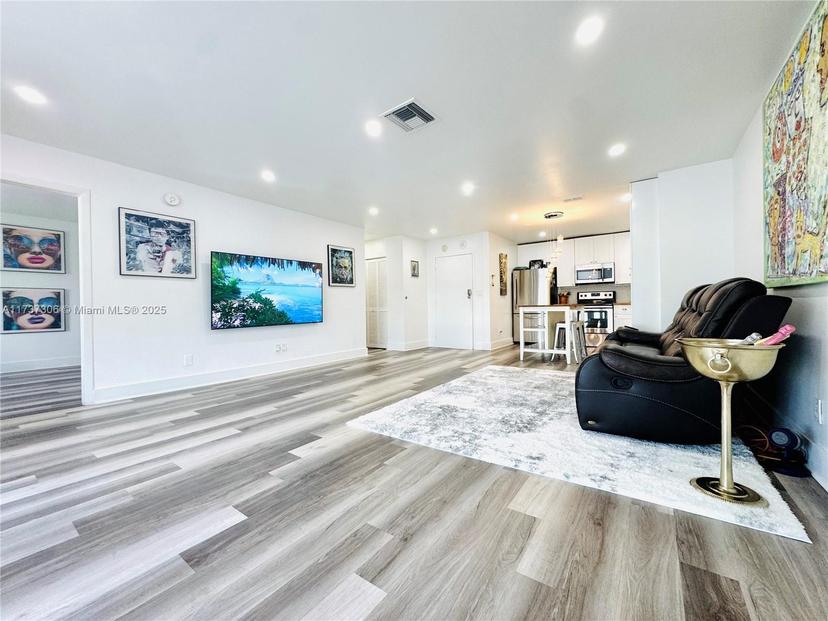 Picture of 13499 Biscayne Blvd, North Miami FL 33181