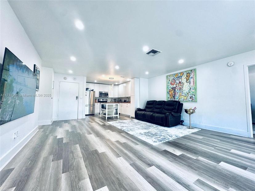 Picture of 13499 Biscayne Blvd, North Miami FL 33181
