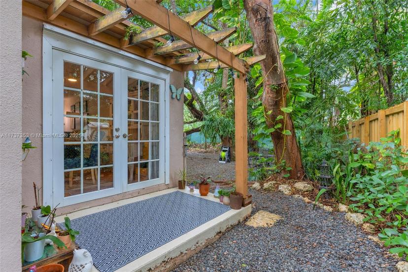 Picture of 6303 SW 69Th St, South Miami FL 33143
