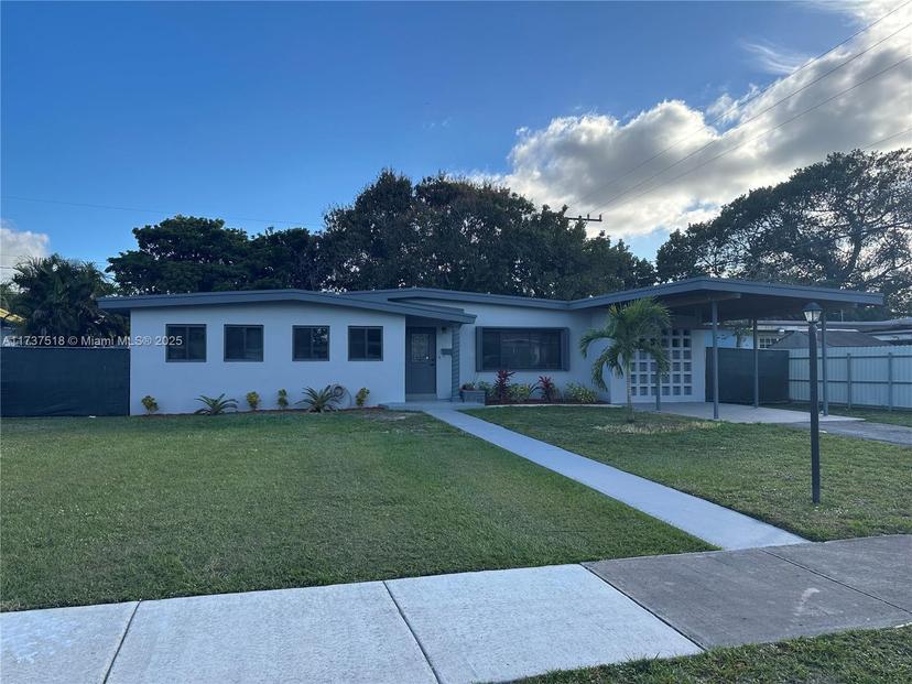 Picture of 860 NW 171St St, Miami Gardens FL 33169