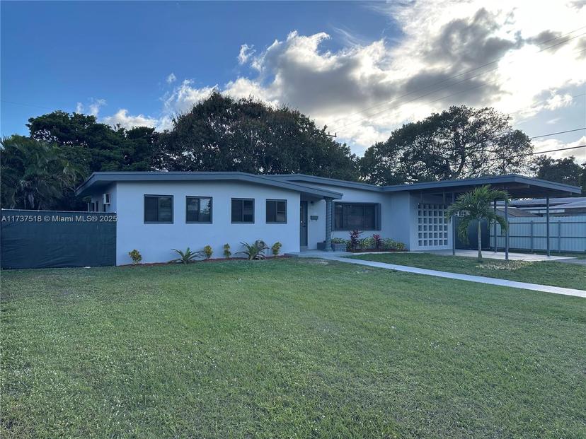 Picture of 860 NW 171St St, Miami Gardens FL 33169