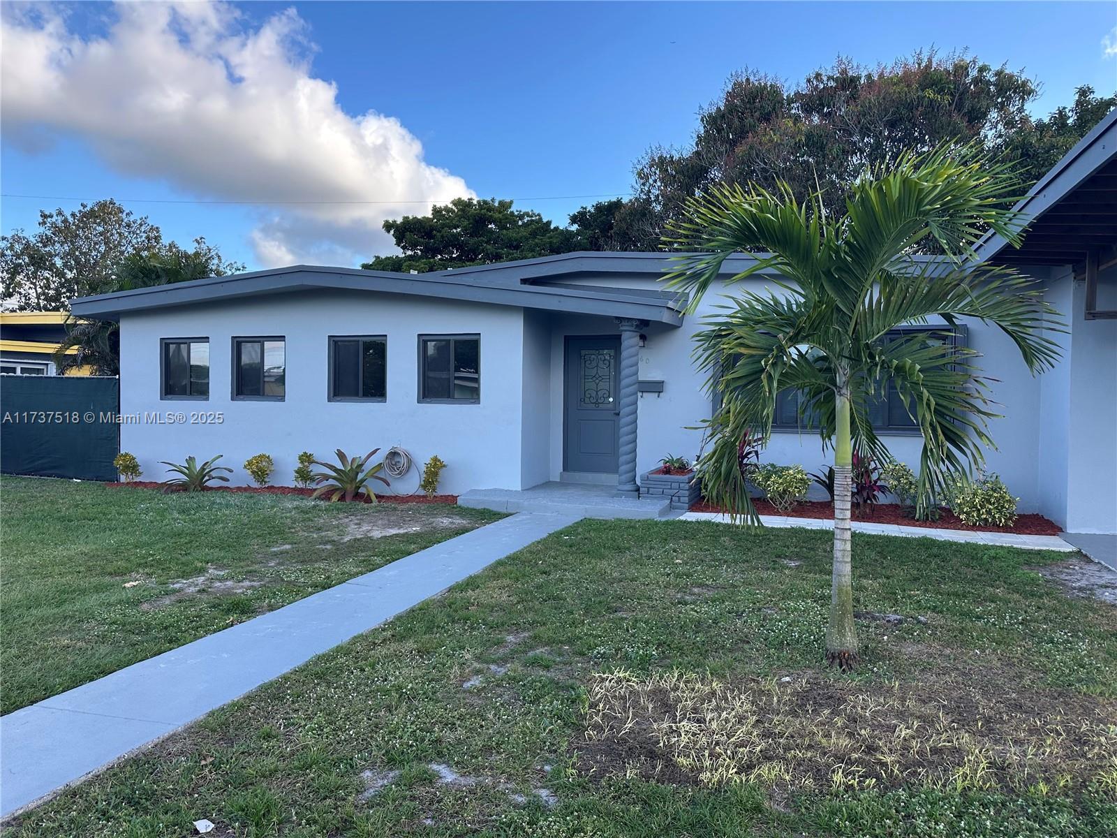 Picture of 860 NW 171St St, Miami Gardens, FL 33169