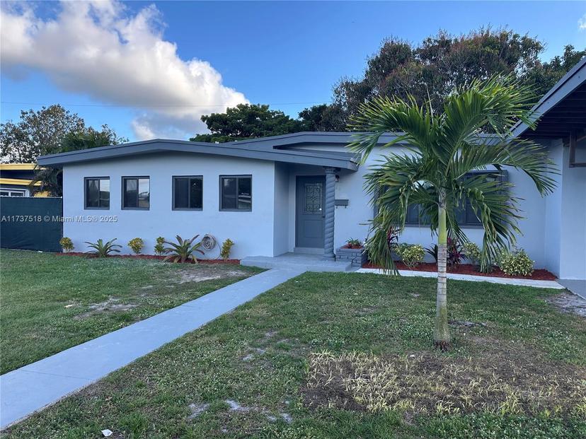 Picture of 860 NW 171St St, Miami Gardens FL 33169