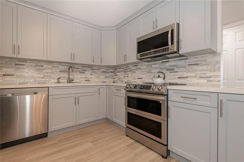 Picture of 401 Golden Isles Dr # 902, Hallandale Beach FL 33009