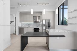 Picture of 1030 15Th St # 221, Miami Beach, FL 33139