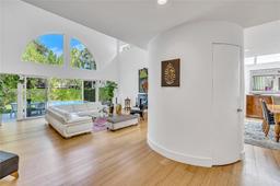 Picture of 3701 Solana Rd, Miami, FL 33133