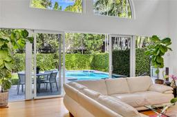 Picture of 3701 Solana Rd, Miami, FL 33133