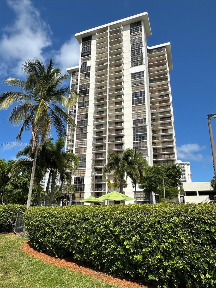 Picture of 18181 NE 31St Ct # 705, Aventura FL 33160