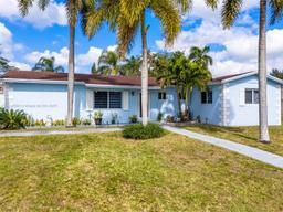 Picture of 465 NW 17Th Ct, Homestead, FL 33030