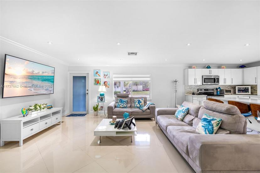 Picture of 465 NW 17Th Ct, Homestead FL 33030