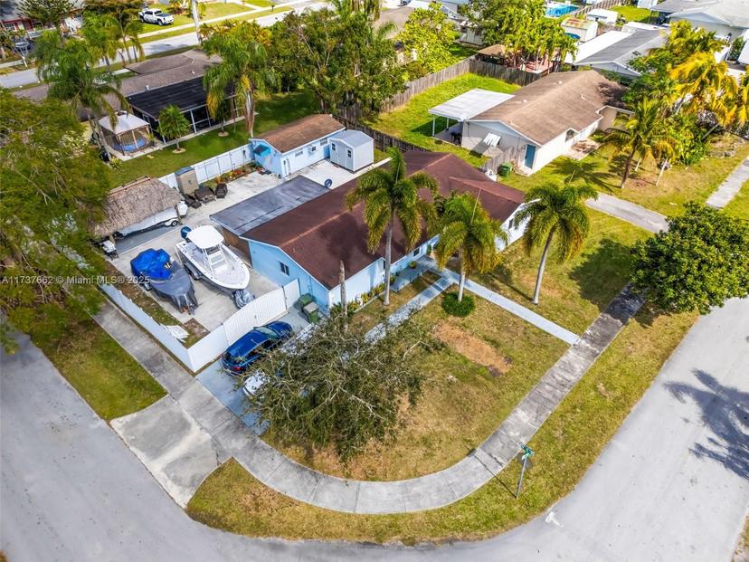 Picture of 465 NW 17Th Ct, Homestead FL 33030