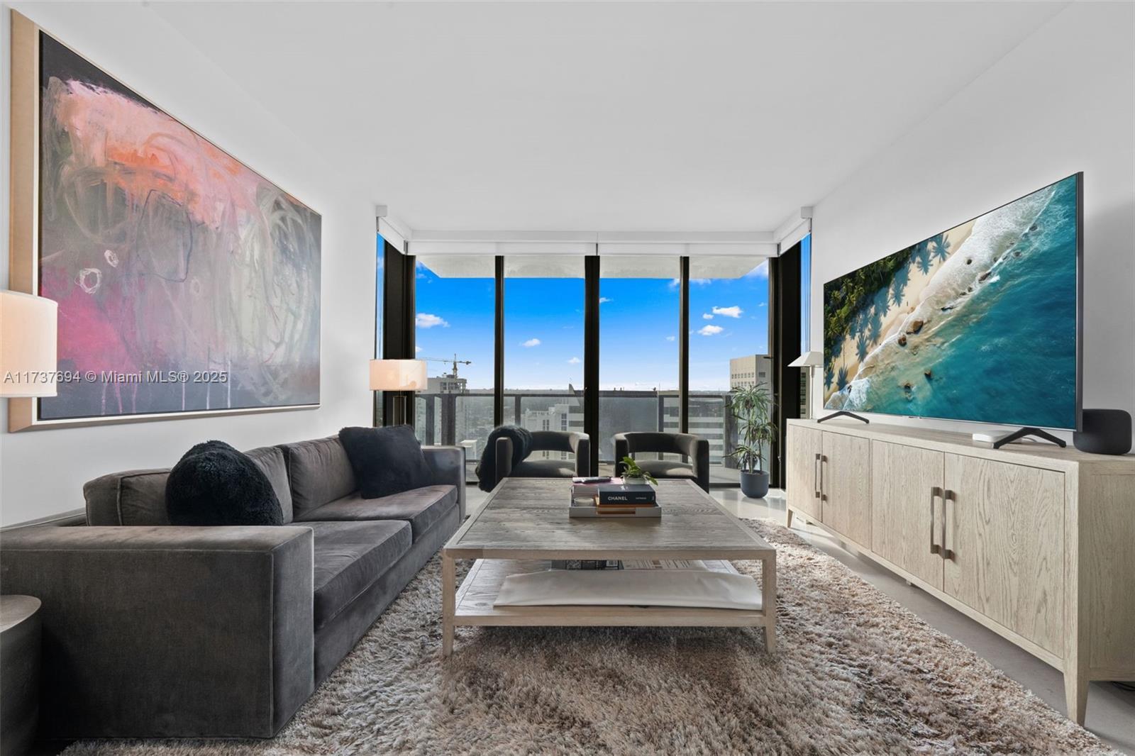 Picture of 88 SW 7Th St # 2104, Miami, FL 33130