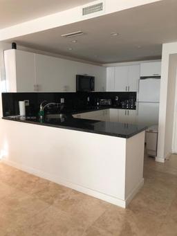 Picture of 20379 W Country Club Dr # 539, Aventura, FL 33180