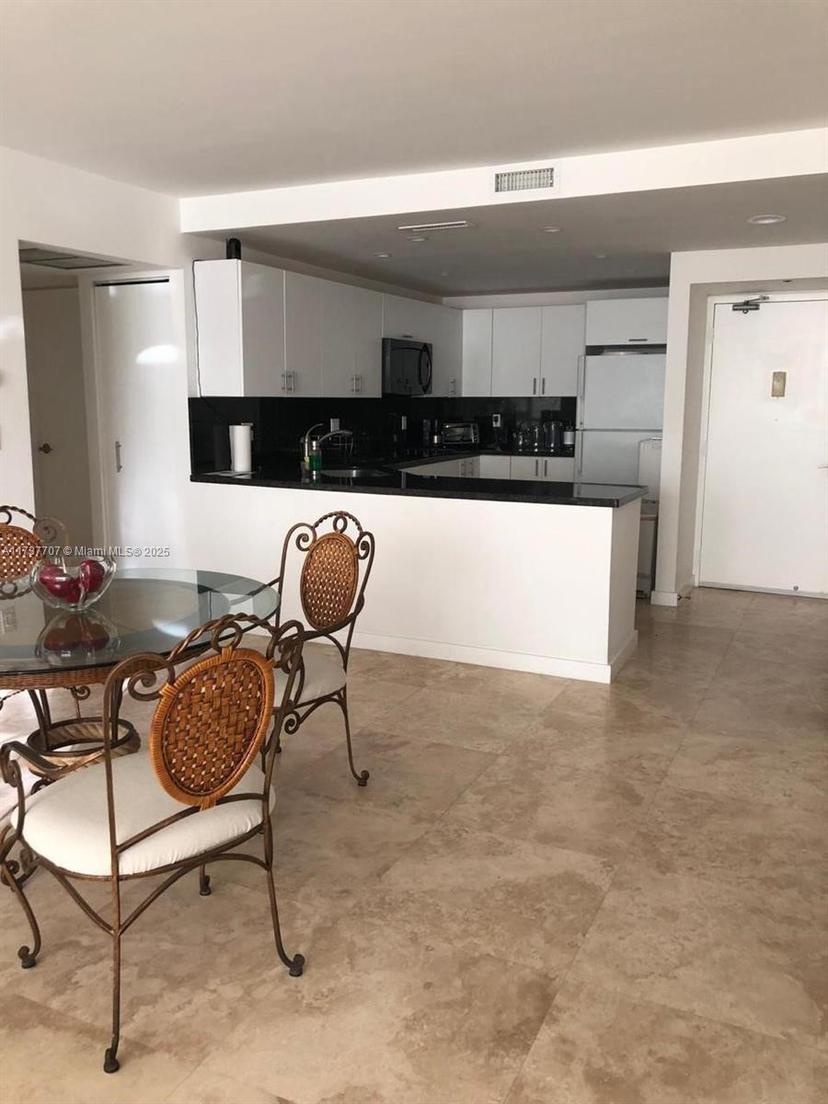 Picture of 20379 W Country Club Dr # 539, Aventura FL 33180