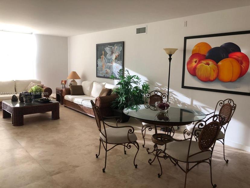 Picture of 20379 W Country Club Dr # 539, Aventura FL 33180