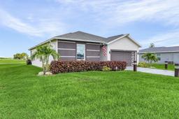 Picture of 9049 Green Cir, La Belle, FL 33935