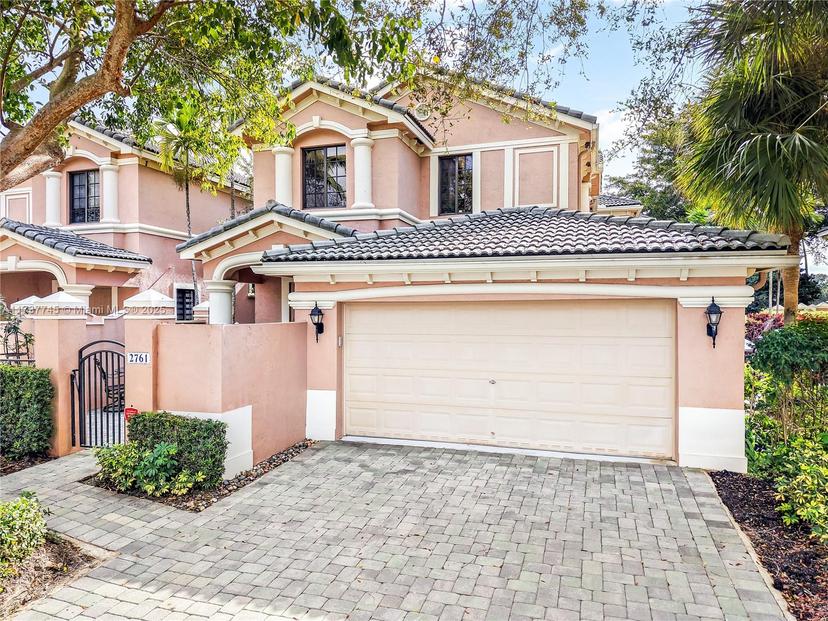 Picture of 2761 Center Ct Dr # 20, Weston FL 33332