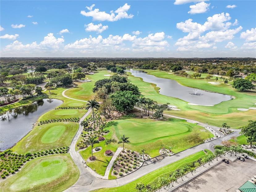 Picture of 2761 Center Ct Dr # 20, Weston FL 33332