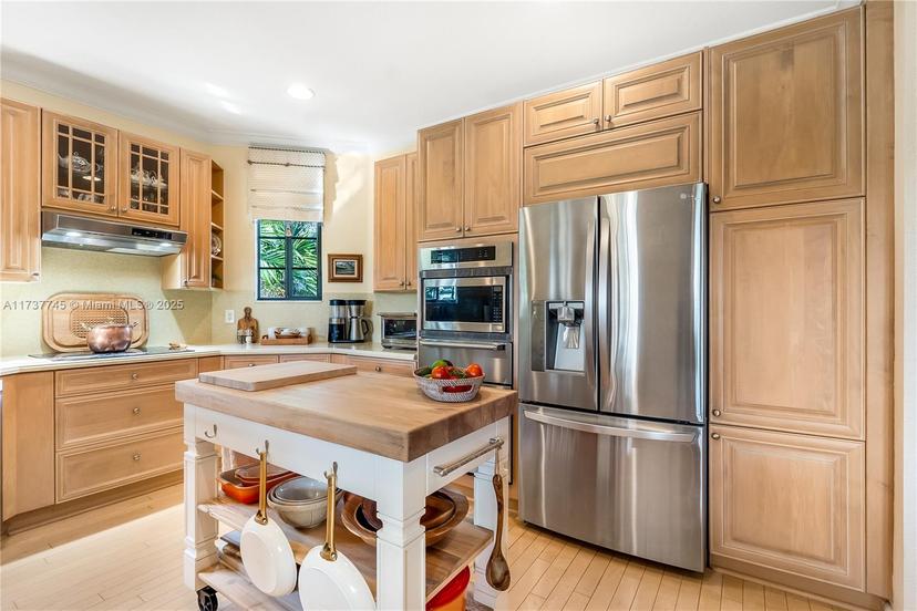 Picture of 2761 Center Ct Dr # 20, Weston FL 33332