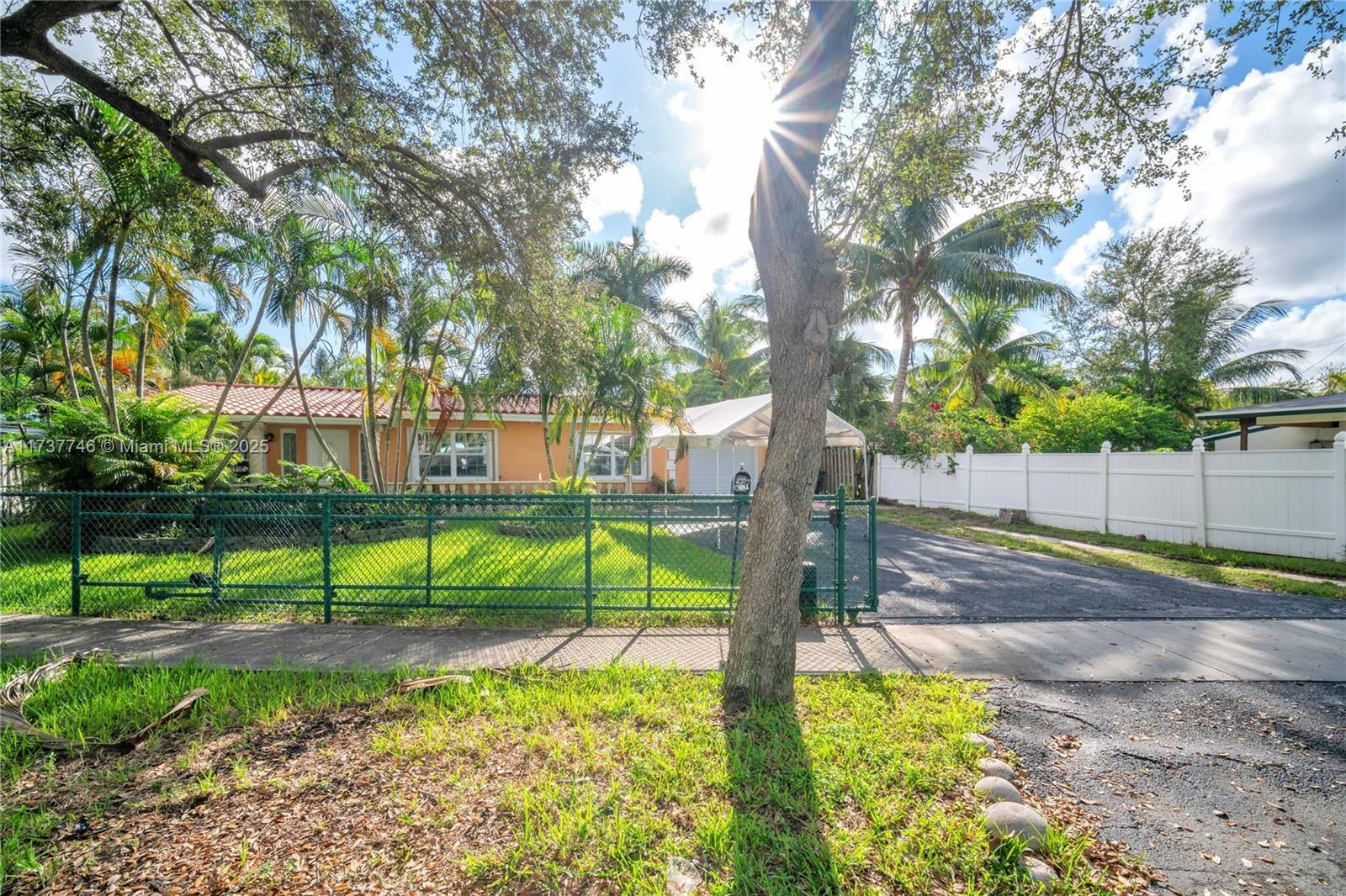 Picture of 1915 N 28Th Ave, Hollywood, FL 33020