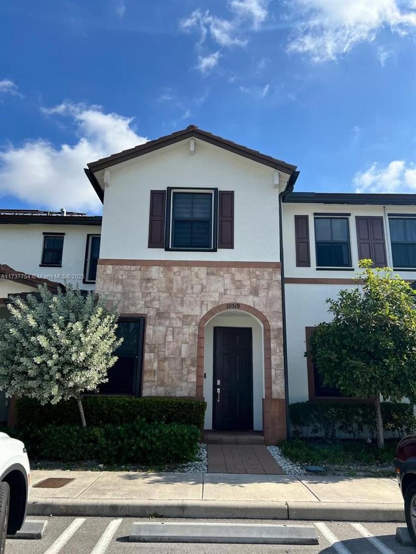 Picture of 10519 W 33Rd Ct # 10519, Hialeah FL 33018