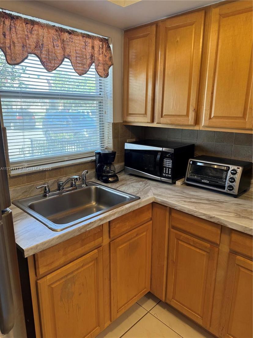 Picture of 2741 N Pine Island Rd # 108, Sunrise FL 33322