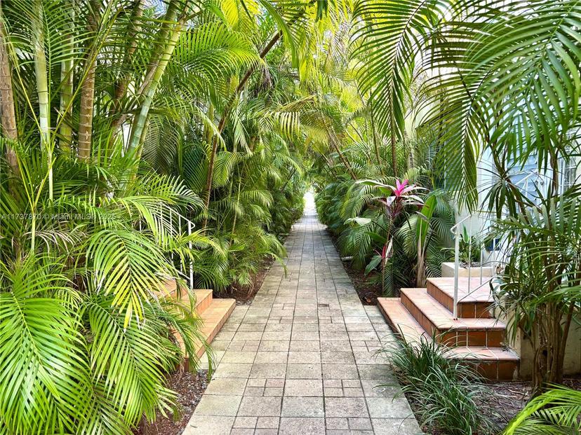 Picture of 4740 Pine Tree Dr # 28, Miami Beach FL 33140