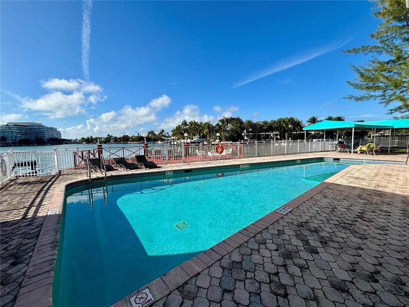 Picture of 4740 Pine Tree Dr # 28, Miami Beach FL 33140