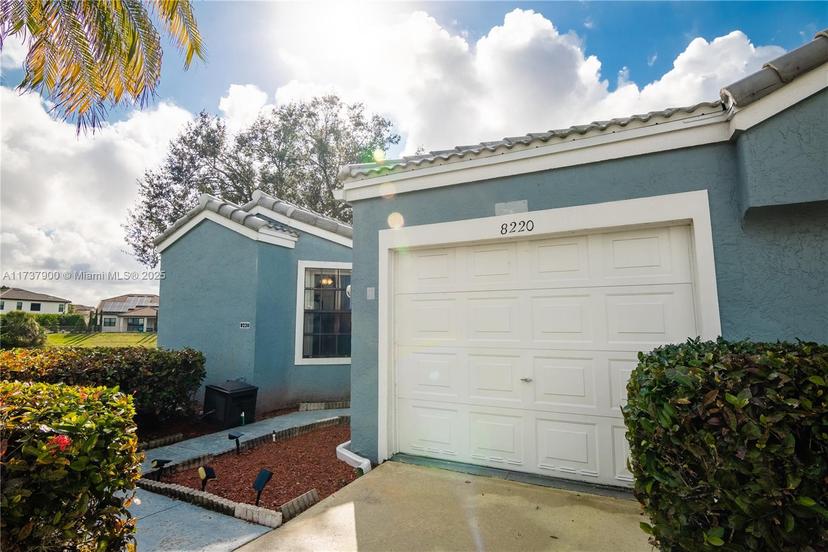 Picture of 8220 Waterford Ln # 8220, Tamarac FL 33321