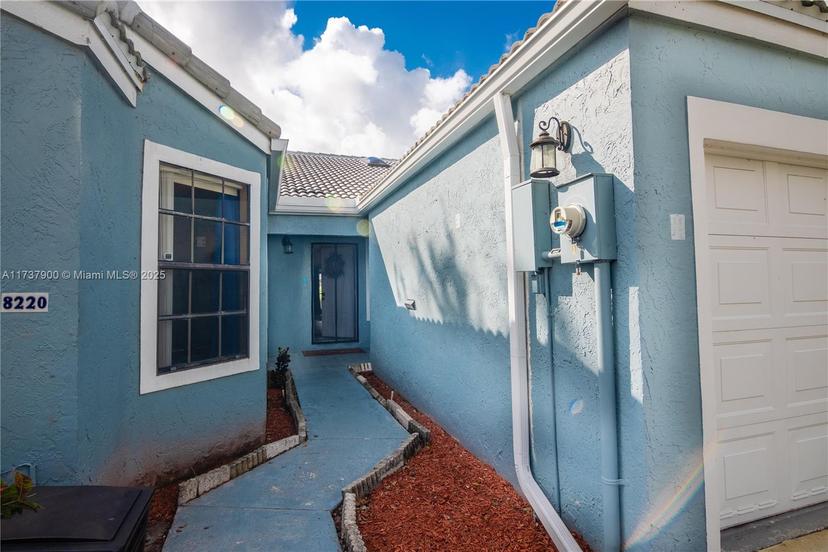Picture of 8220 Waterford Ln # 8220, Tamarac FL 33321