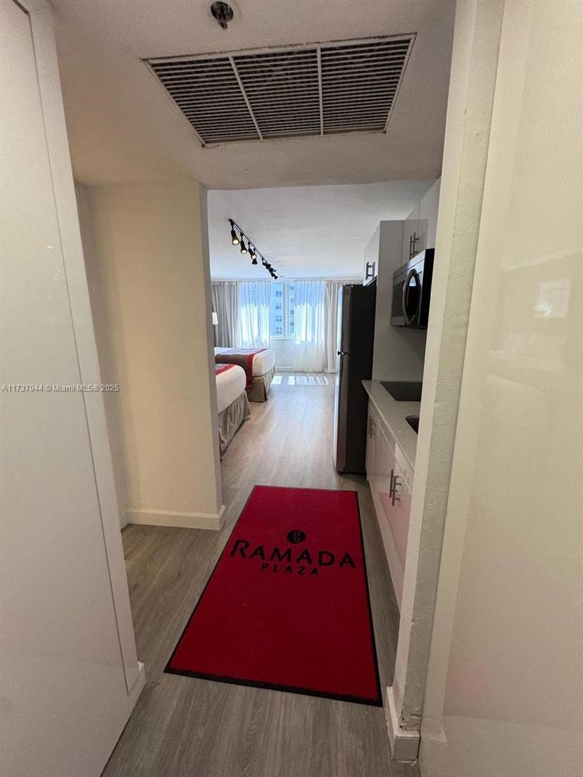 Picture of 19201 Collins Ave # 718, Sunny Isles Beach FL 33160