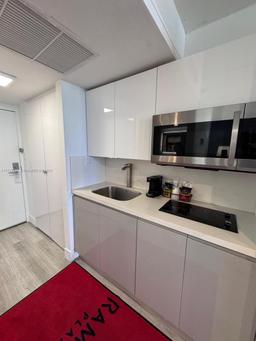 Picture of 19201 Collins Ave # 718, Sunny Isles Beach, FL 33160