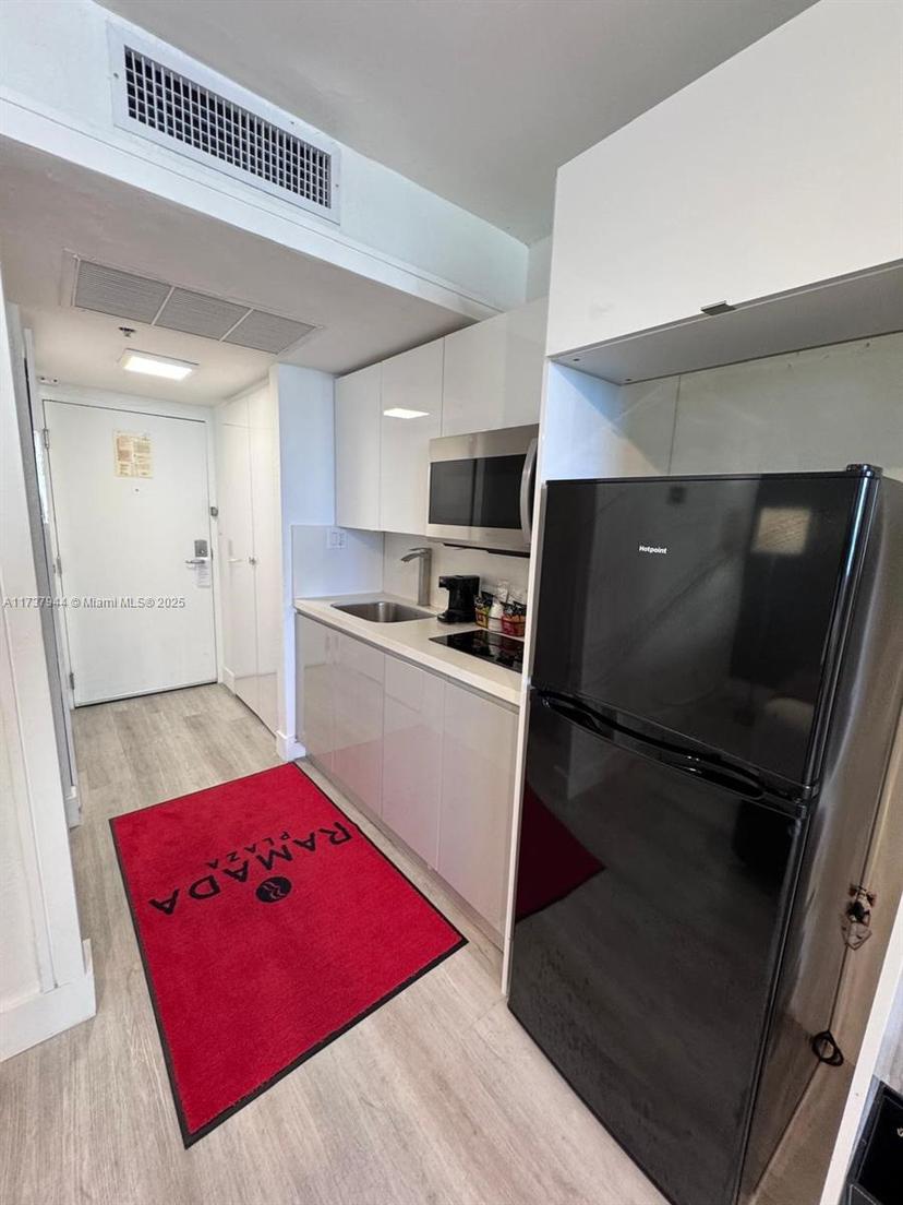 Picture of 19201 Collins Ave # 718, Sunny Isles Beach FL 33160