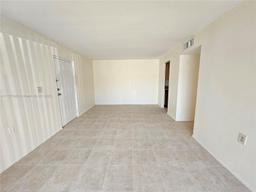 Picture of 1153 Lake Victoria Dr # D, West Palm Beach, FL 33411