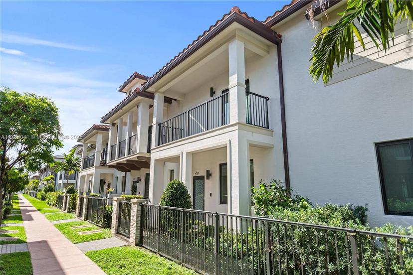 Picture of 4760 NW 83Rd Pkwy, Doral FL 33166