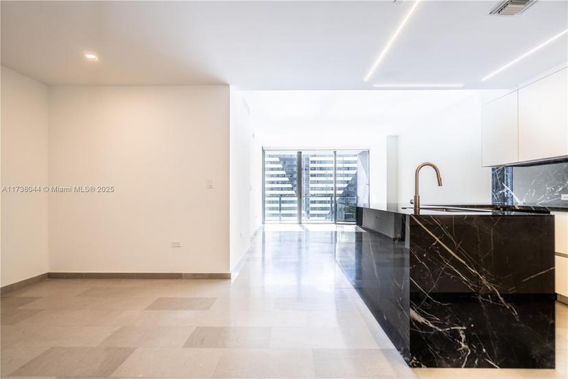 Picture of 88 SW 7Th St # 806, Miami FL 33130