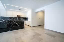 Picture of 88 SW 7Th St # 806, Miami, FL 33130