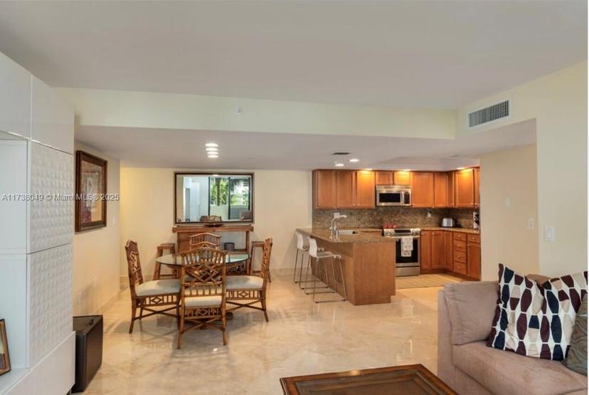 Picture of 1623 Collins Ave # 509, Miami Beach FL 33139