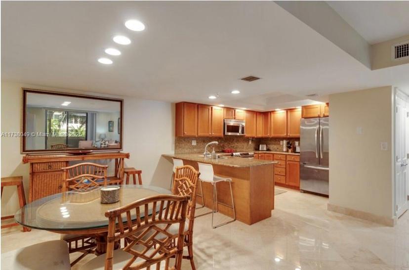 Picture of 1623 Collins Ave # 509, Miami Beach FL 33139