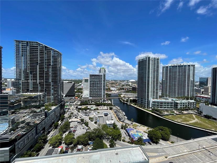 Picture of 68 SE 6Th St # 2408, Miami FL 33131