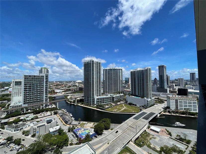 Picture of 68 SE 6Th St # 2408, Miami FL 33131