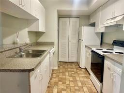 Picture of 410 S Park Rd # 308, Hollywood, FL 33021