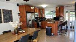 Picture of 10050 NW 4Th Ln, Miami, FL 33172