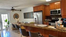 Picture of 10050 NW 4Th Ln, Miami, FL 33172