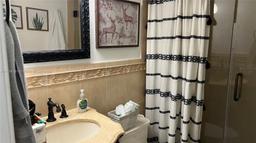 Picture of 10050 NW 4Th Ln, Miami, FL 33172